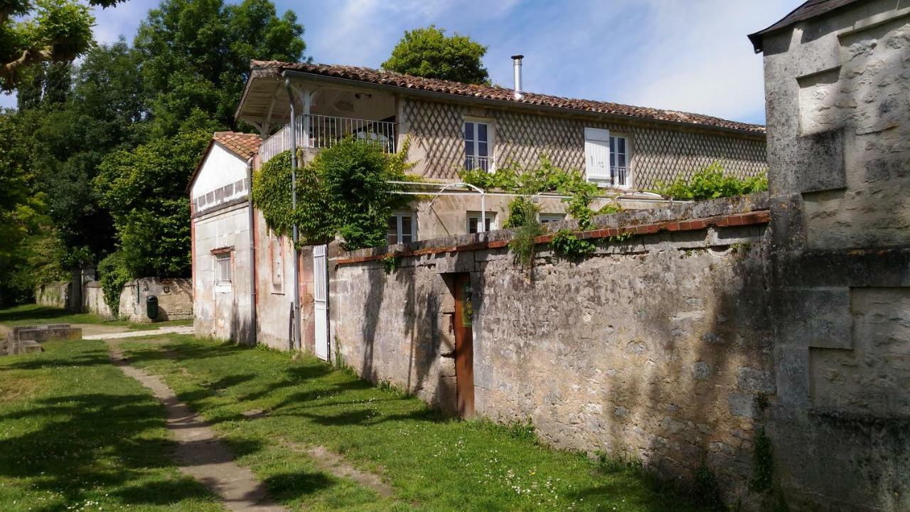 Vila Le Gue Renard-Un Balcon Sur La Charente Jarnac Exteriér fotografie